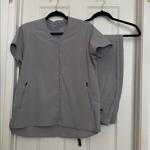 Figs Matching Short-Sleeve V-Neck Scrub Top and Pants  in Gray